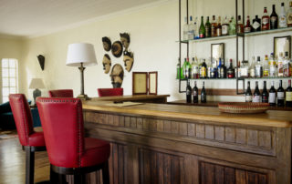 Sabyinyo Silverback Lodge - Lounge Room Bar