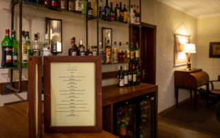 Sabyinyo Silverback Lodge - Lounge Room Bar